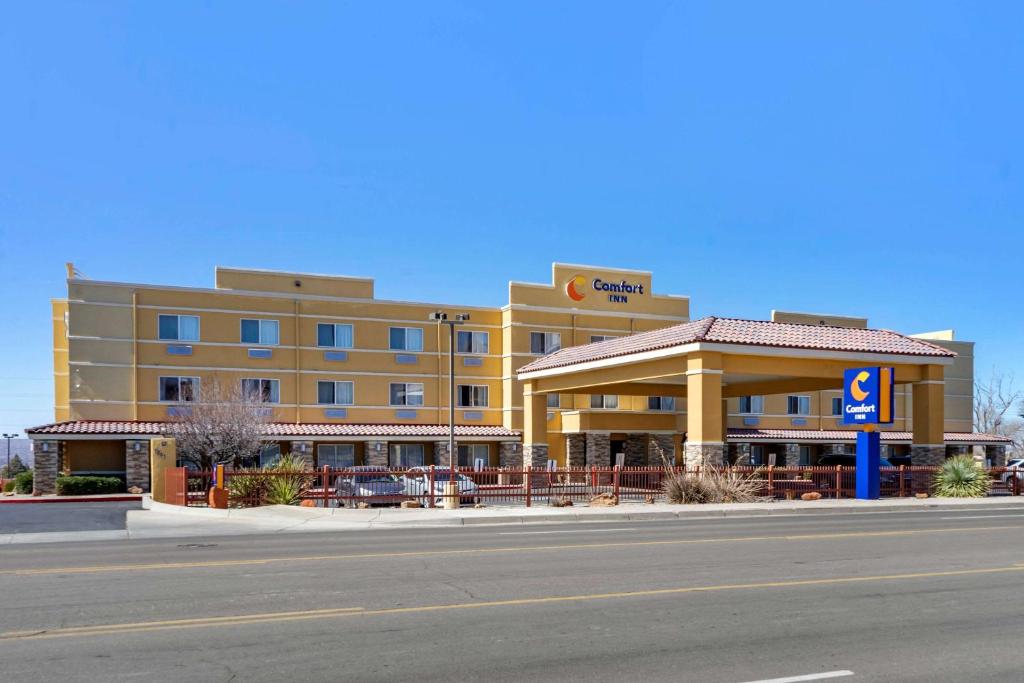 Comfort Inn Albuquerque Airport Main image 1